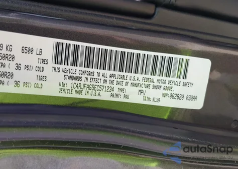 2014 Jeep Grand Cherokee Altitude z USA, uszkodzony, nr VIN 1C4RJFAG5EC571234